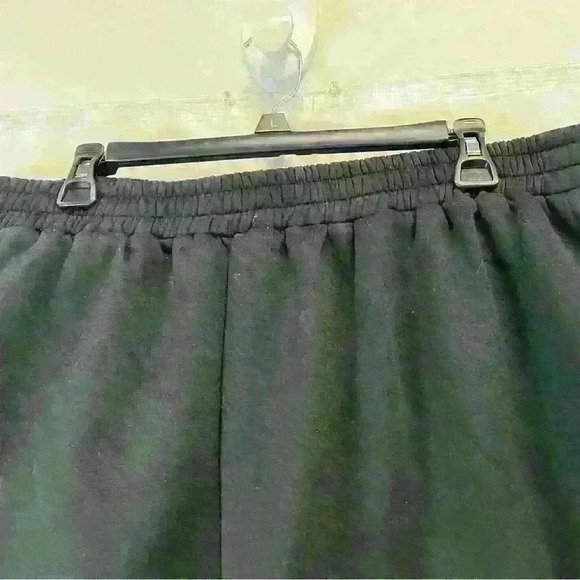 SHEIN Curve Women’s sweatpants shorts - Picture 4 of 5